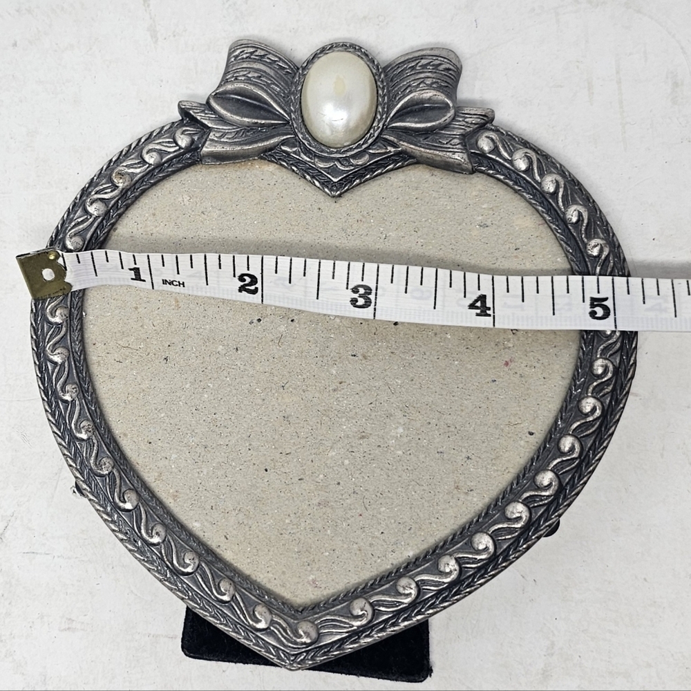 *$OLD*Vintage Silvestri Heart Metal MRF 89 Small Picture Frame with Faux Pearl - Picture 8 of 9